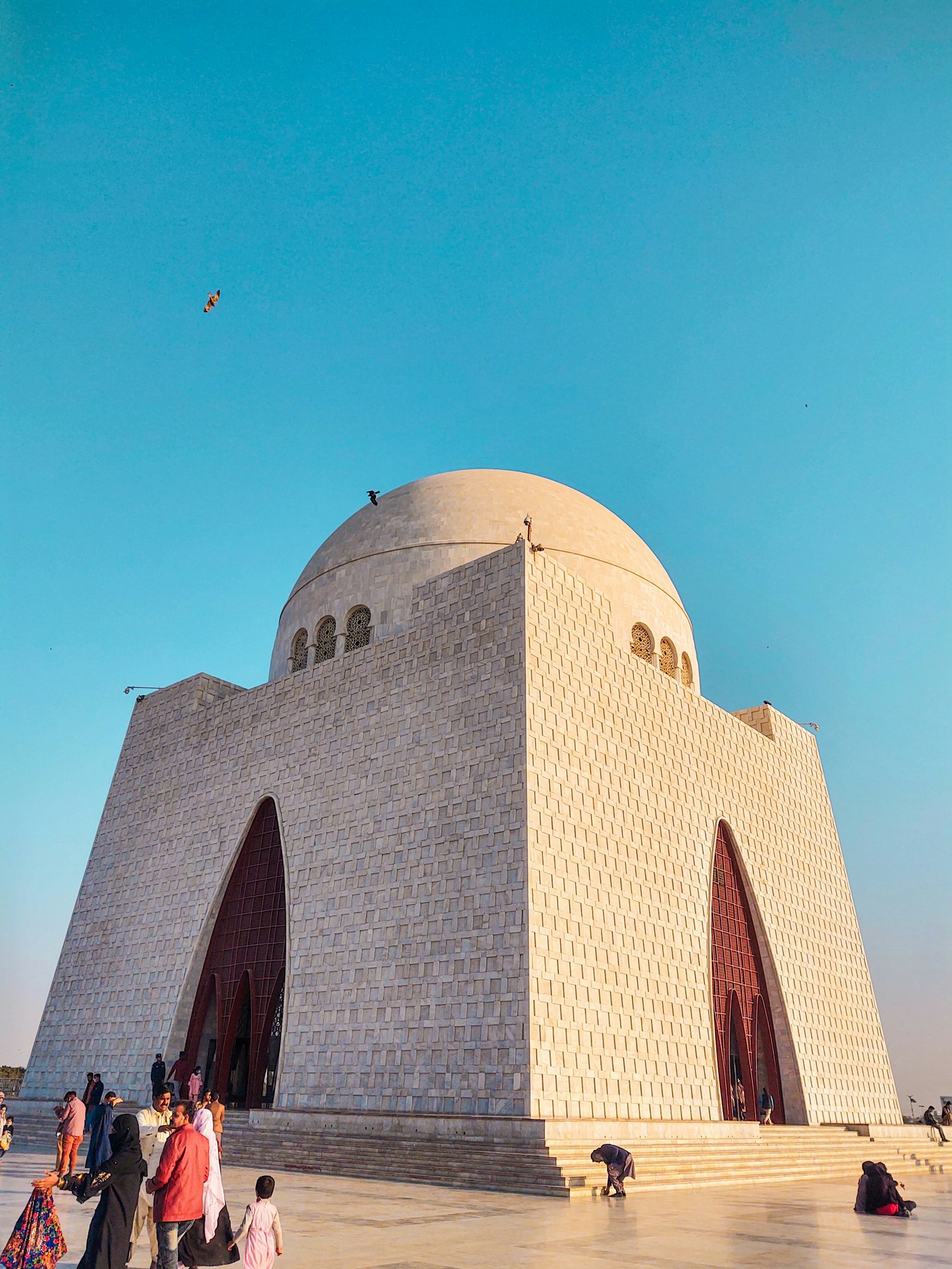 Karachi: 🌆 The Financial Hub Karachi: 🌆 The Financial Hub