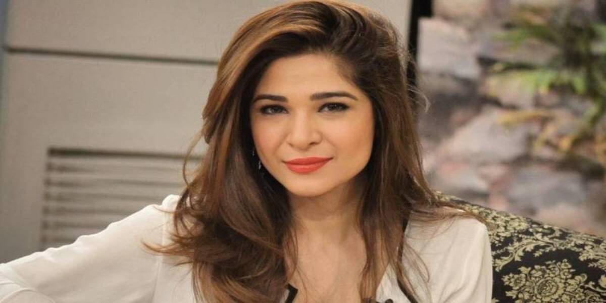 Ayesha Omar Thanks Fans as Lazawaal Ishq Controversy Grows