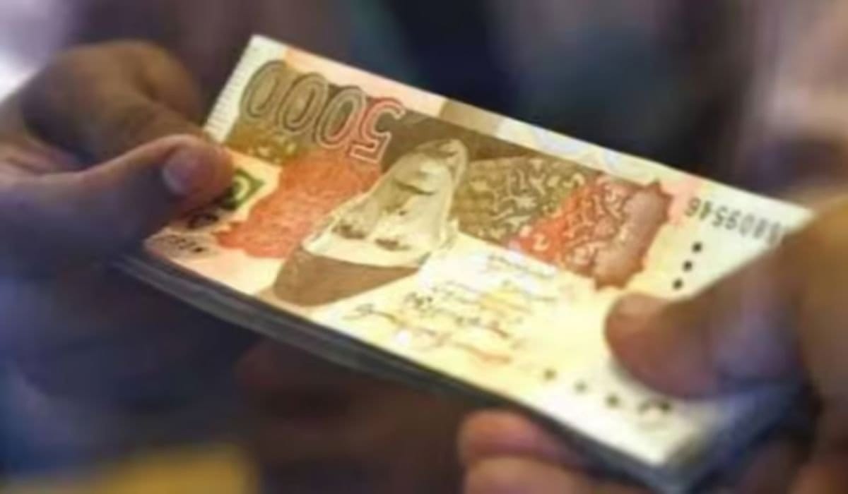 Foreign Currencies Edge Higher in Open Market