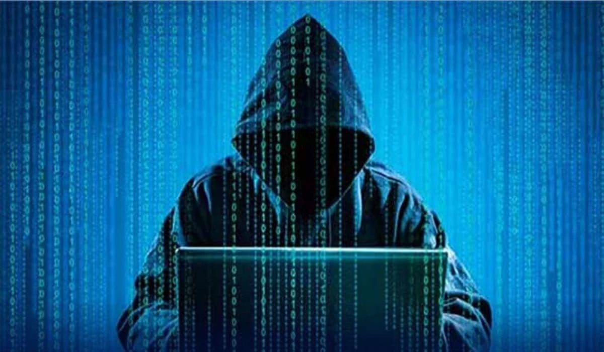 Crackdown Expands to Mobile Apps in Data Theft Probe