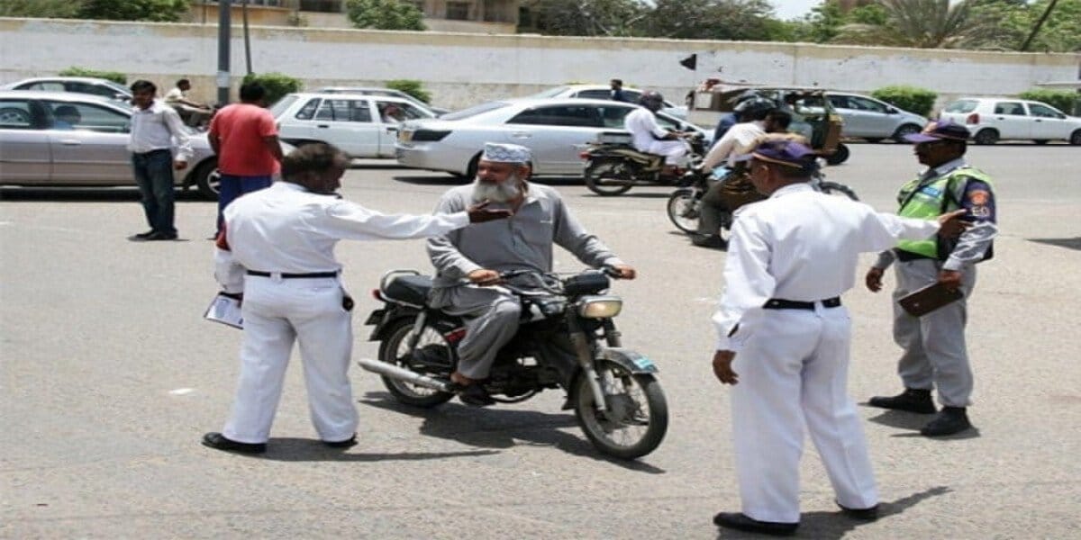Scammers Strike Ahead of Karachi’s New E-Challan System