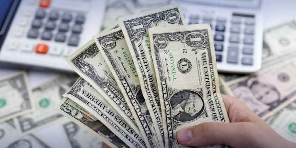 Rupee Strengthens as Indian Currency Faces Mixed Outlook
