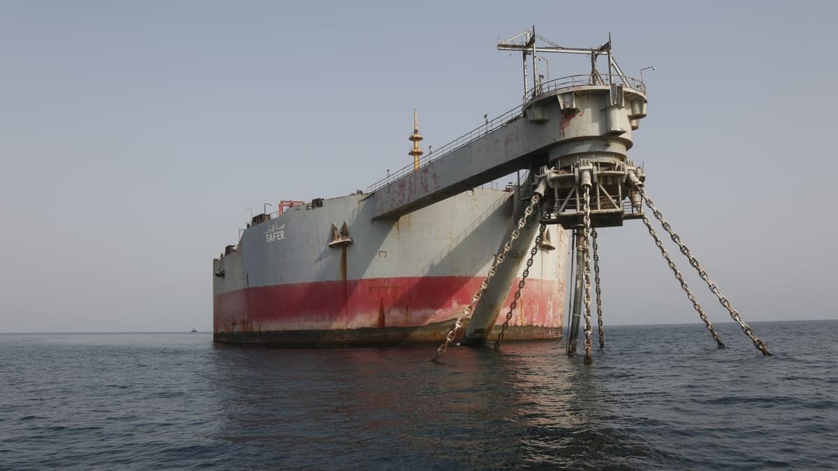 Oil Prices Surge 2% Amid Red Sea Tensions