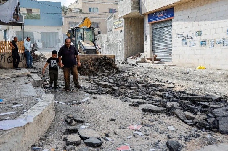 Tragedy Unfolds: Israeli Attacks Claim Lives in Gaza