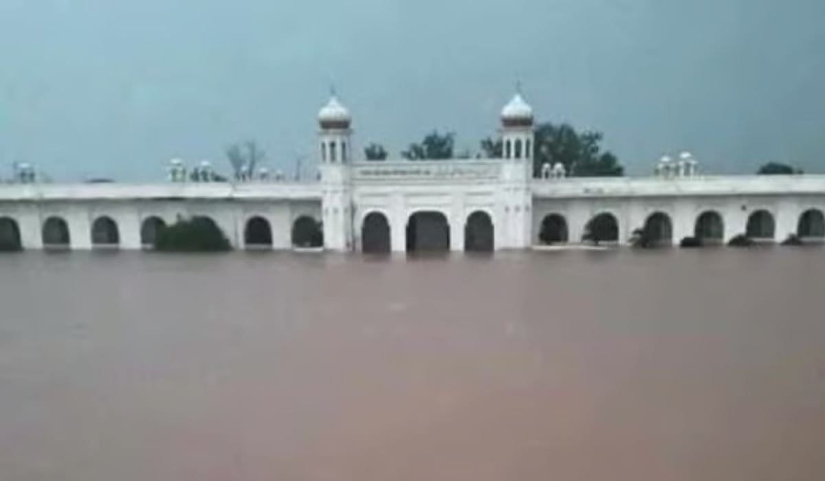 Rising Ravi Waters Breach Inner Sanctum of Sikh Shrine