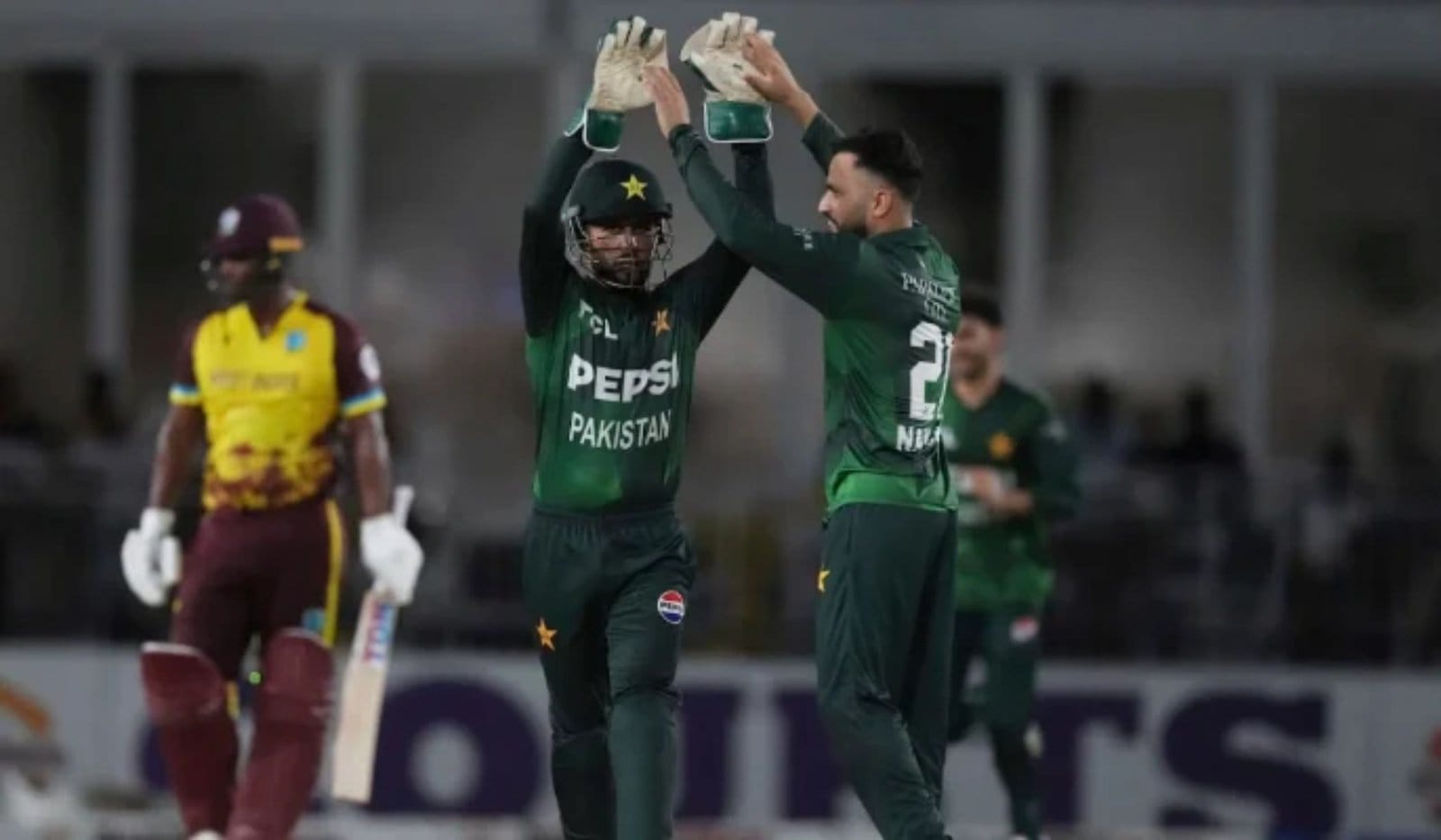 Pakistan Hold Nerve in Series Opener