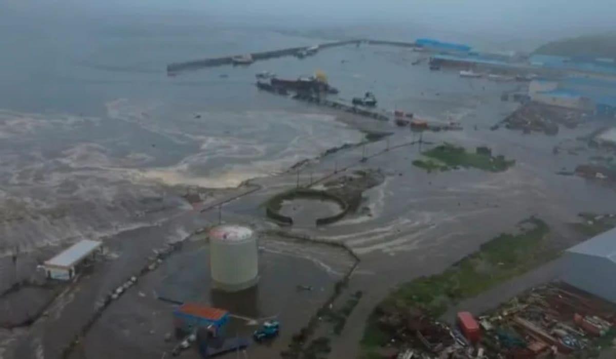 Massive Earthquake Jolts Kamchatka, Sparks Tsunami Alerts