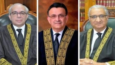 Justice Ijazul Ahsan (L), CJ Umar Ata Bandial (C) and Justice Munib Akhtar (R). PHOTO: File