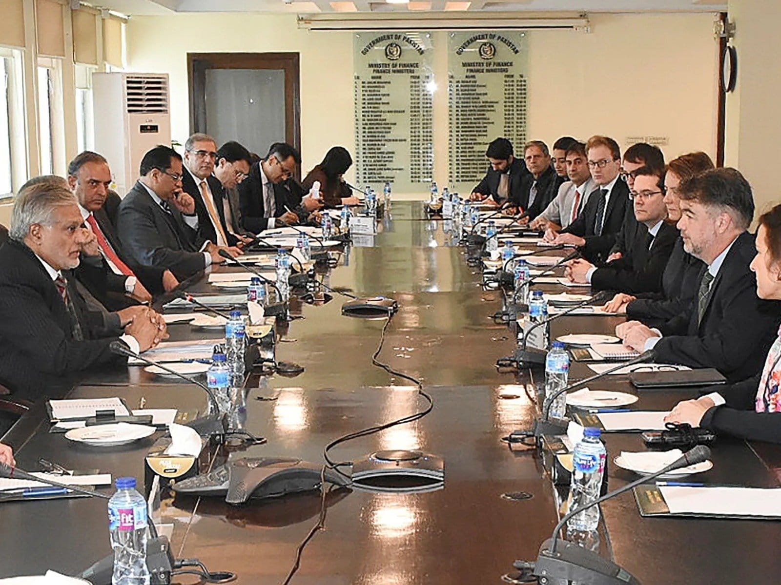 Pakistan Enters Final Round of Talks with IMF