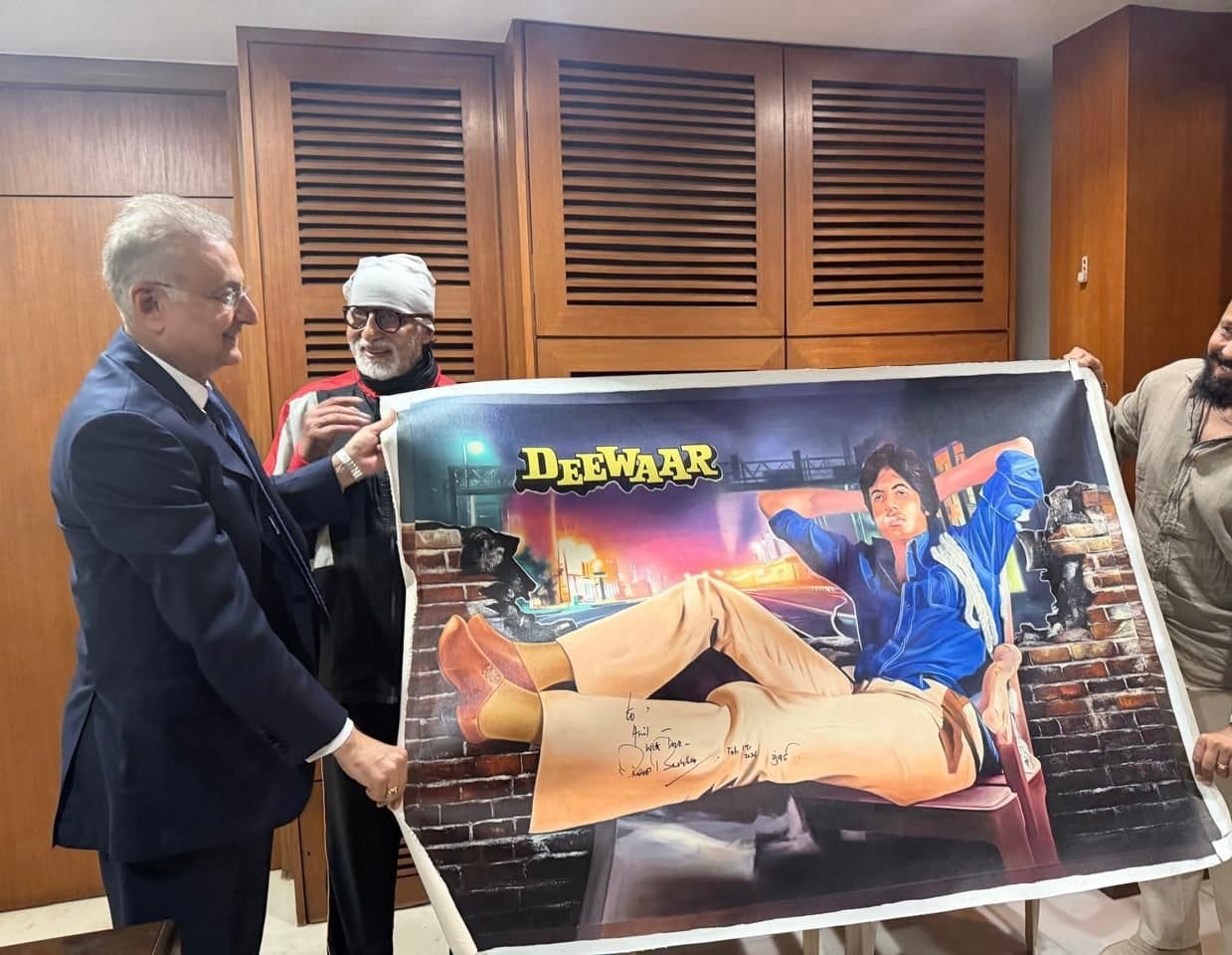 Dubai jeweller Anil Dhanak marks Deewaar milestone with Amitabh Bachchan