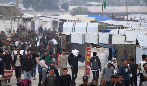 Gaza Aid Sites Temporarily Shut Down Amid Israeli Warnings of 'Combat Zones'