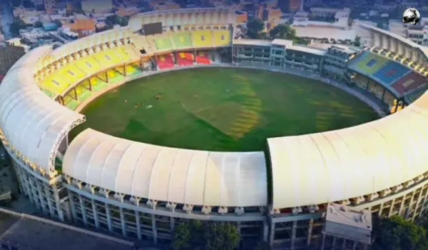 Arbab Niaz Stadium