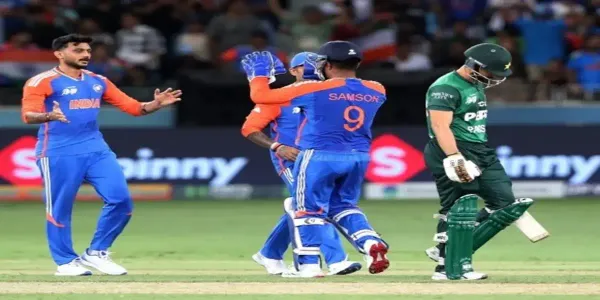 Pakistan in Trouble Early Against India in Asia Cup
