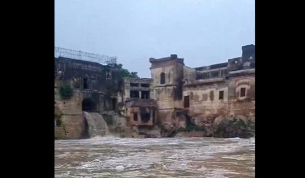 Floodwaters Hit Sacred Katas Raj Temples in Punjab