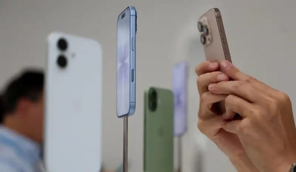Apple Plays Catch-Up in AI as Rivals Push Ahead