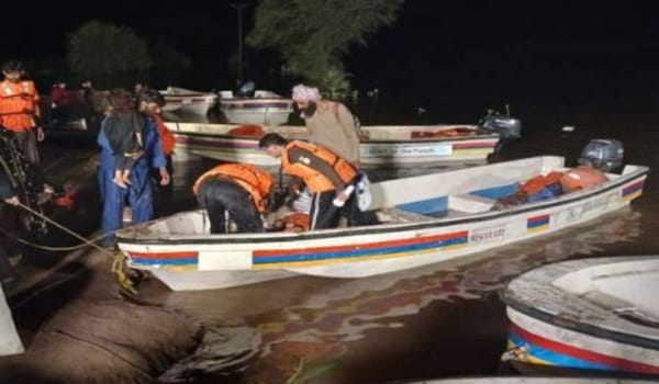 Government to Cover Costs of Boats in Flood-Hit Areas
