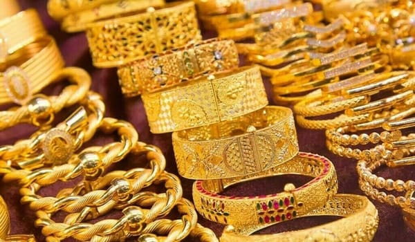 Slight Global Rise Pushes Gold Up in Pakistan