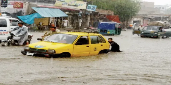 Karachi Citizens Offer Shelter as Rains Leave Thousands Stranded