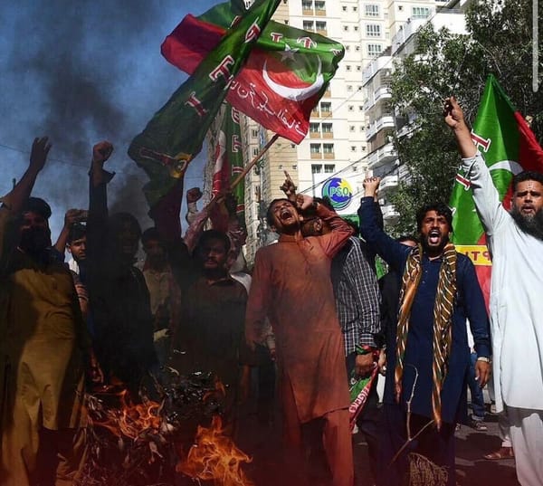After the arrest of their leader, the people of Pakistan