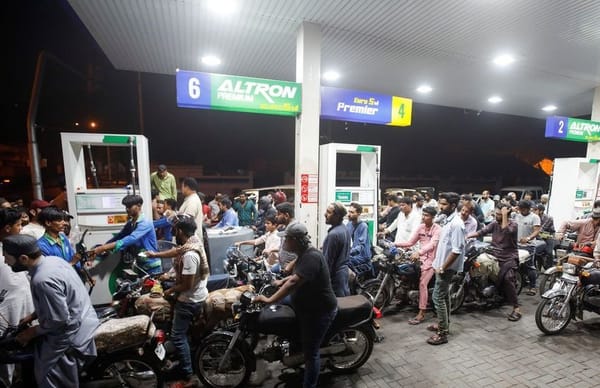 Global Oil Price Drop Signals Relief for Pakistani Consumers