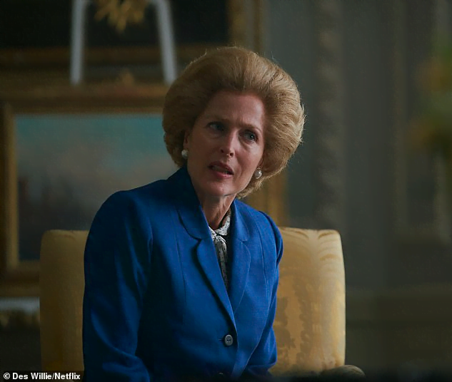 Gillian Anderson wore a FAT SUIT to play Thatcher in The Crown