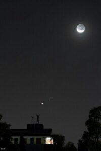 May 21: The Crescent, Venus, and Mars