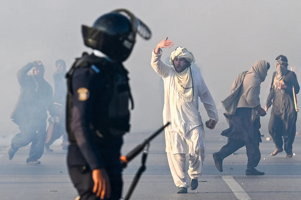 Islamabad's protests. Civilian Standoff