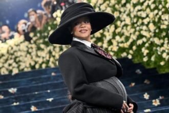 Rihanna Announces Third Pregnancy