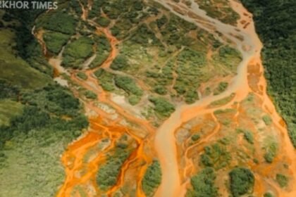 Alaska’s Rivers Turn Orange