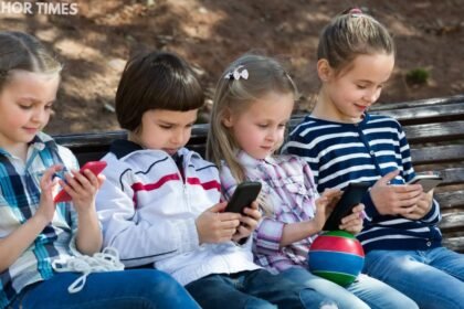 Australia Bans Social Media for Under-16s