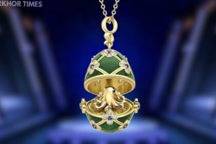 New Zealand Man Swallows Diamond Locket Set