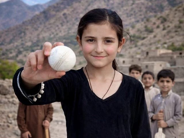 Aina Wazir Goes Viral for Cricket Skills, Sparks Debate Online