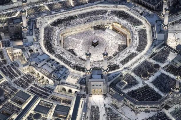 27th Ramadan Sees Massive Crowds at Masjid al-Haram for Laylat al-Qadr Prayers